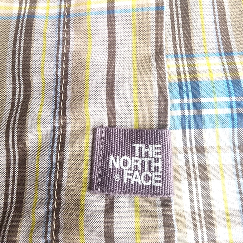 The North Face Shirt Mens Medium Button-Up Short‎ Sleeve Fishing Hiking B326